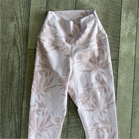 P'tula Size Size Small Pink High-Waisted Athletic Leggings. - Picture 4 of 4